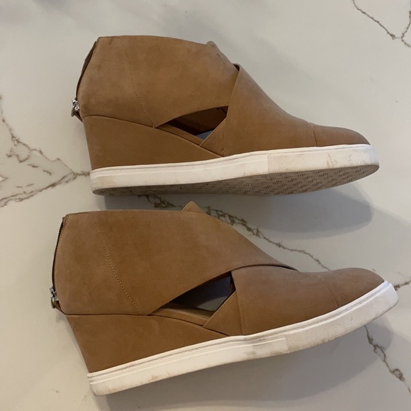 Linea paolo faith wedge sneaker Clearance